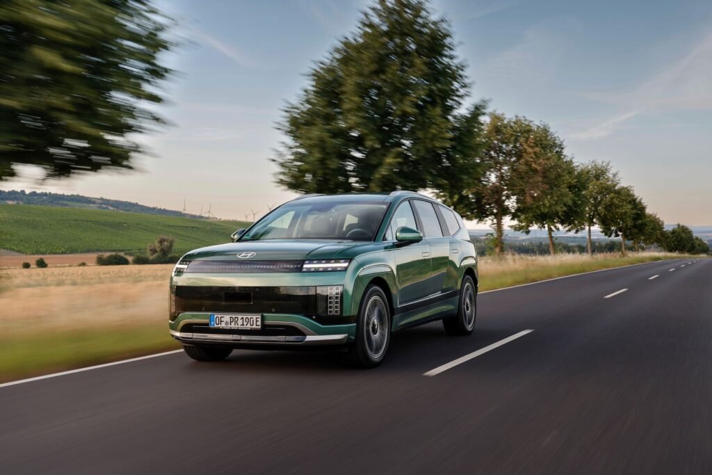 2026 Hyundai IONIQ 9 Review: The 800V Family EV King?